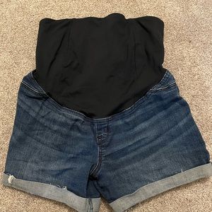 Maternity shorts